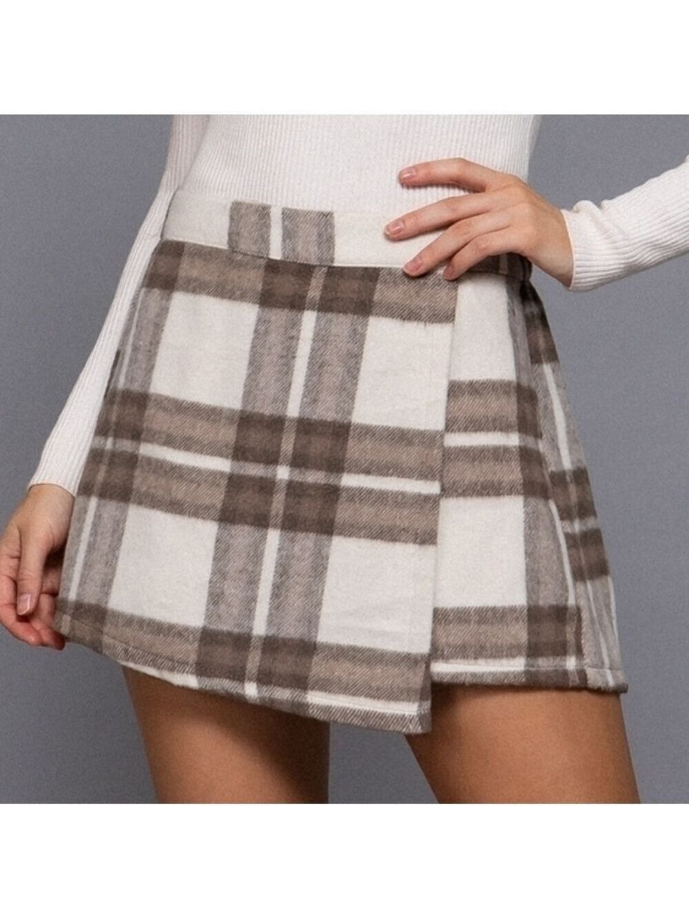 NWT Active Basic Plaid Front Wrap Wool Short - Picture 4 of 5